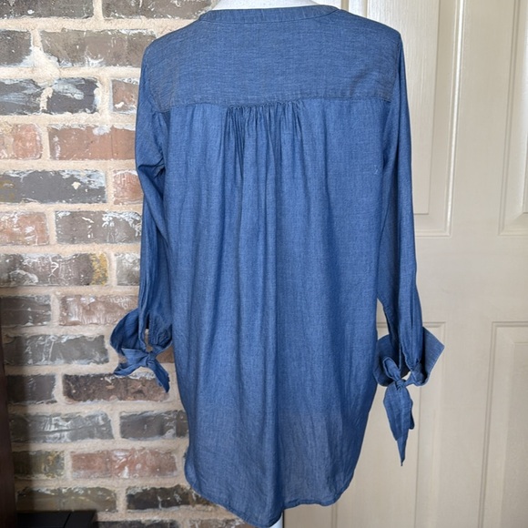 LOFT Blue Chambray Pleated Button Front Henley Popover Tunic Tie Cuffs Sz S - Picture 4 of 15
